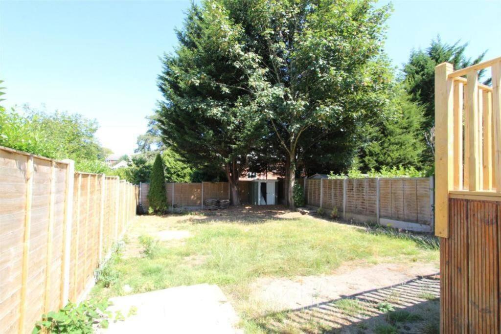 Accessible 3-Bedroom Bungalow With Patio +Driveway Southampton Exterior foto
