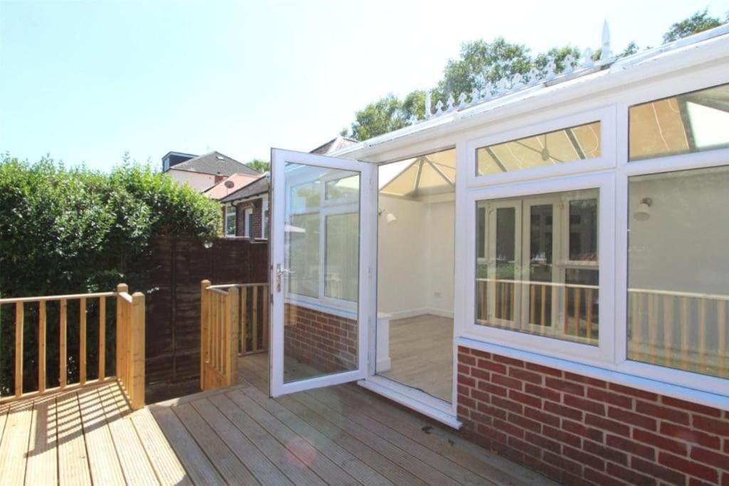 Accessible 3-Bedroom Bungalow With Patio +Driveway Southampton Exterior foto