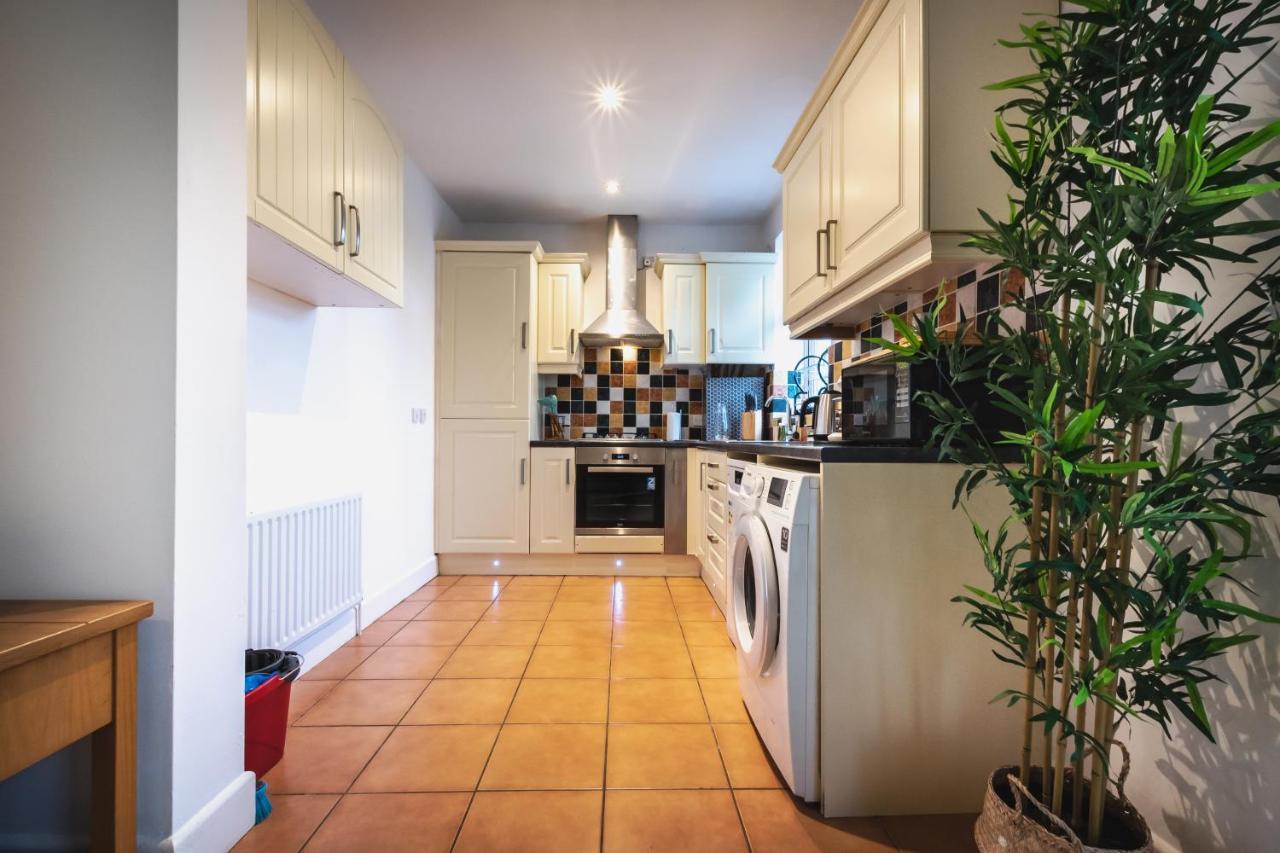 Accessible 3-Bedroom Bungalow With Patio +Driveway Southampton Exterior foto