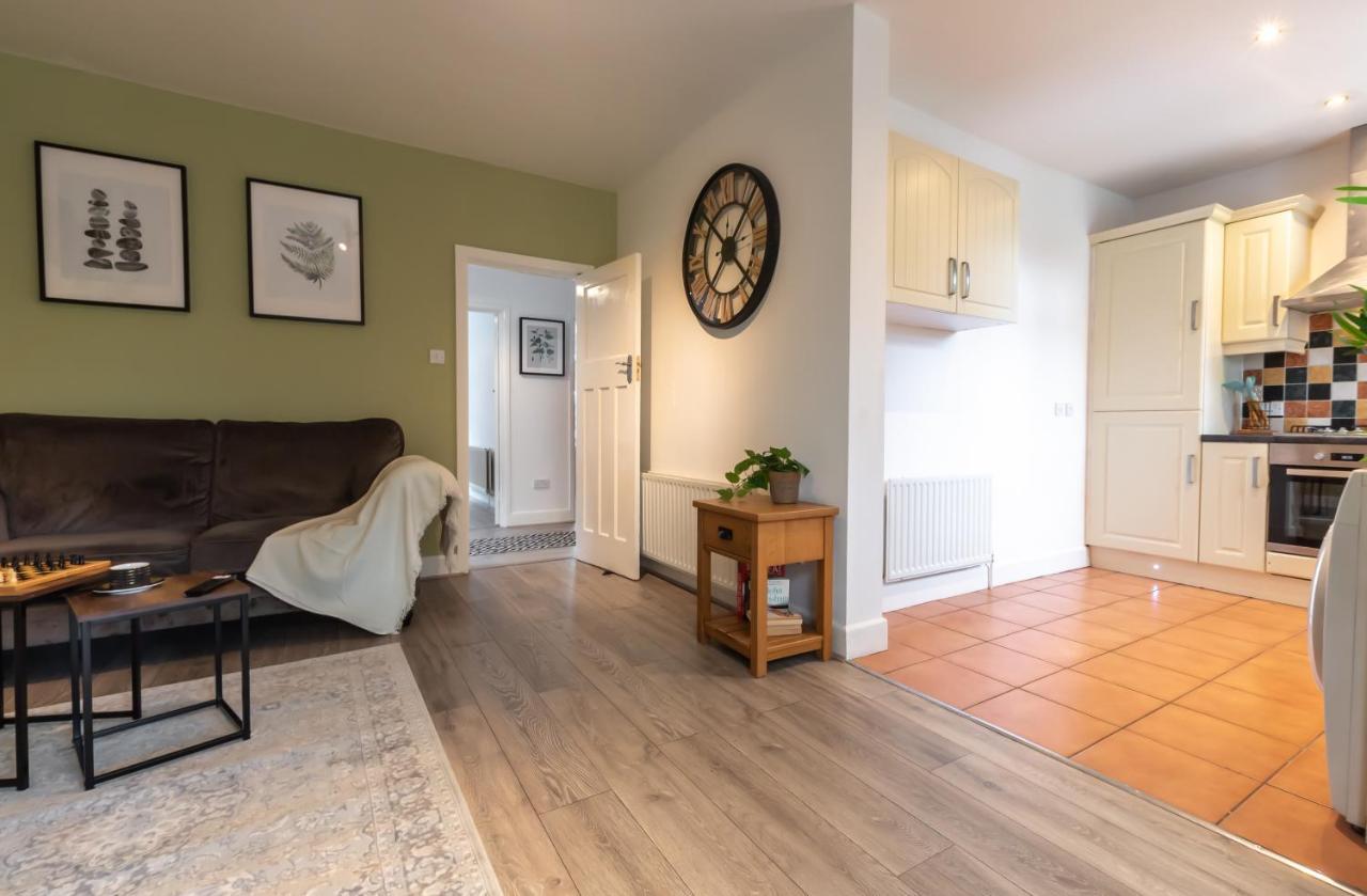 Accessible 3-Bedroom Bungalow With Patio +Driveway Southampton Exterior foto