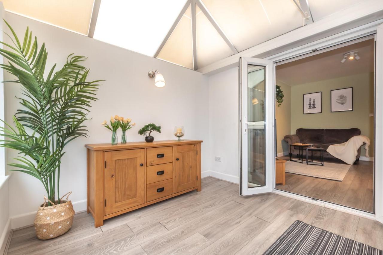 Accessible 3-Bedroom Bungalow With Patio +Driveway Southampton Exterior foto
